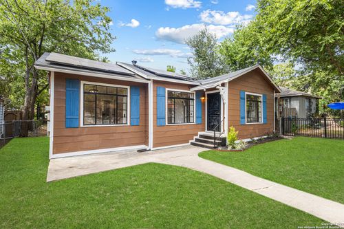 2114 Lee Hall, San Antonio, TX, 78201-3449 | Card Image