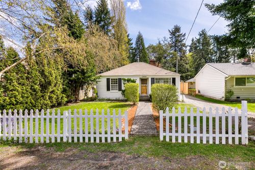12434 12th Avenue S, Burien, WA, 98168 | Card Image