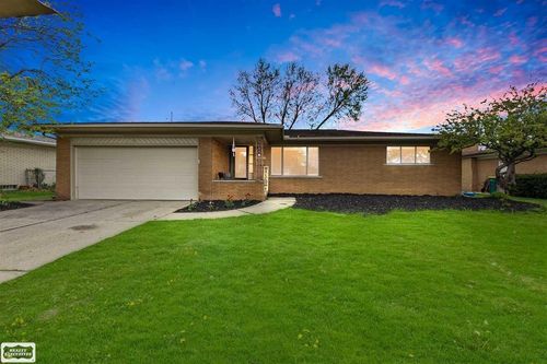 11489 Anna Lisa Dr, Sterling Heights, MI, 48312-2108 | Card Image