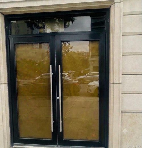 2c-13517 Northern Boulevard, New York, NY, 11354 | Card Image
