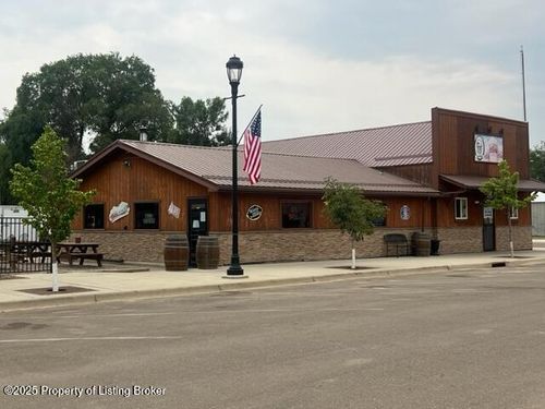 22 Main St W, Dunn Center, ND, 58626-7504 | Card Image