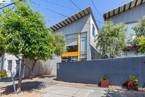 755 Folger Ave, Berkeley, CA, 94710-2809 | Card Image