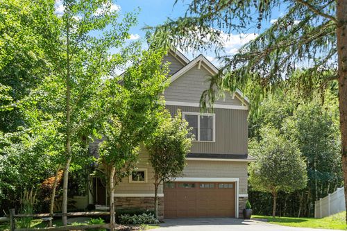 127 Boxwood Ln, Dover, NH, 03820-6039 | Card Image