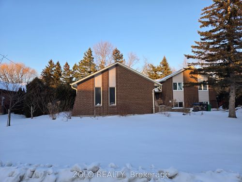 42 Boreham Cir, Brampton, ON, L6Z1T4 | Card Image