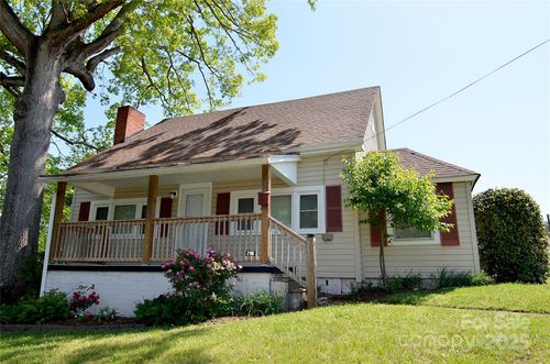 218 Church St, Marion, NC, 28752-3239 | Card Image