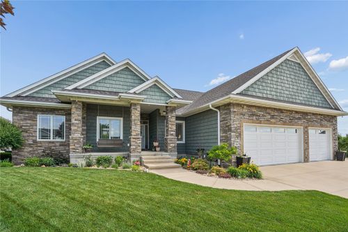 706 Jefferson Dr, Center Point, IA, 52213-9100 | Card Image
