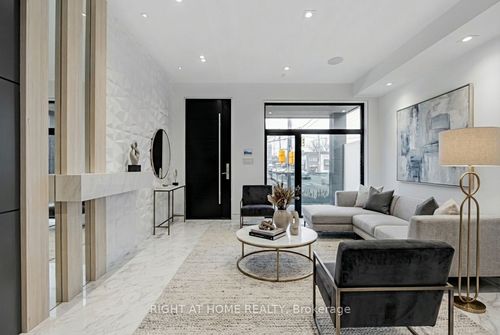 677 Huron St, Toronto, ON, M5R2R8 | Card Image