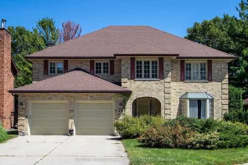 15 Sprucedale Crt, London, ON, N5X2N9 | Card Image