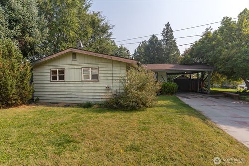 1005 Vista Pl, Wenatchee, WA, 98801-3271 | Card Image