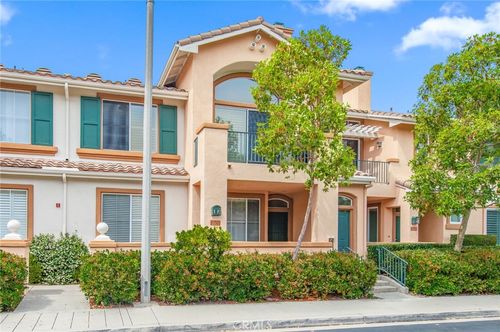 2605 Ladrillo Aisle, Irvine, CA, 92606-8816 | Card Image