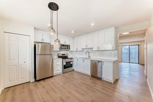 32-1515 Falconridge Drive Ne, Calgary, AB, T3J1J8 | Card Image