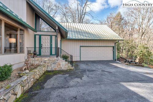 191 Mossy Creek Ln, Sugar Mountain, NC, 28604-9619 | Card Image
