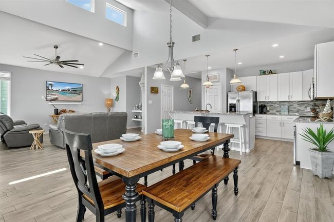 396 Paradise Pointe Dr, House other with 4 bedrooms, 3 bathrooms and null parking in Port Aransas TX | Image 9