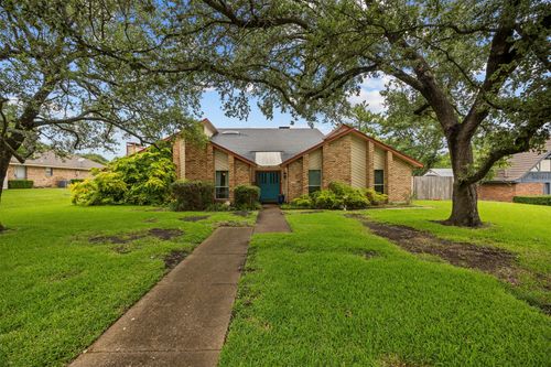 907 Green Terrace Ln, Duncanville, TX, 75137-2920 | Card Image
