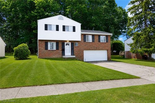 6221 Sequoia Dr, Parma, OH, 44134-6023 | Card Image