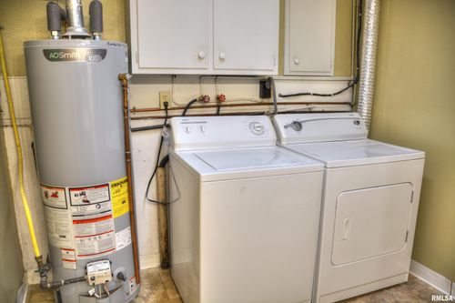 439 E Yeiser St, Macomb, IL, 61455-3073 | Card Image