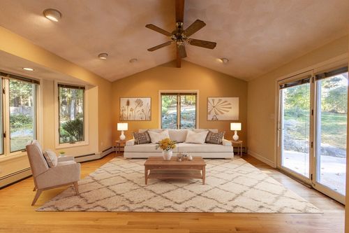 195 High St, Holliston, MA, 01746-1329 | Card Image