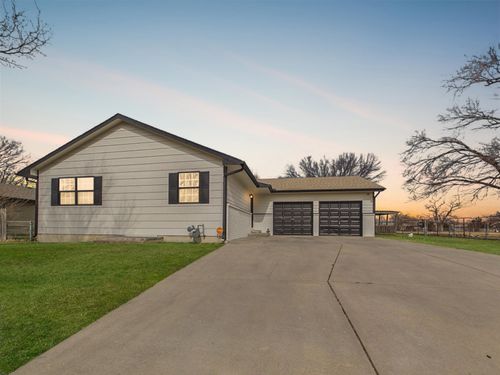 2820 W 27th St S, Wichita, KS, 67217-1551 | Card Image