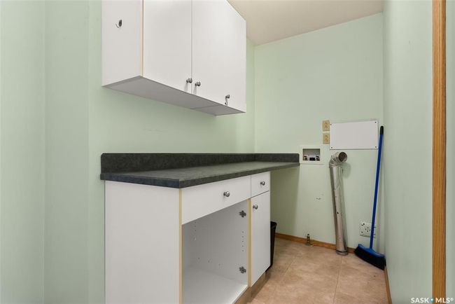 227 &amp; 229 Lakeview Ave, House other with 2 bedrooms, 2 bathrooms and 12 parking in Silton SK | Image 15