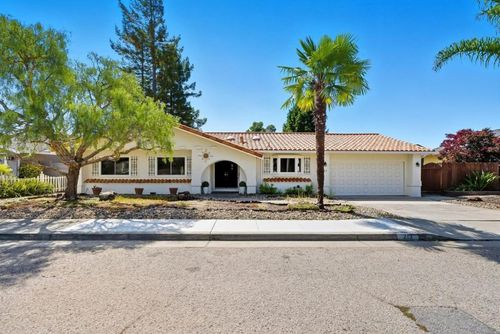 213 Waugh Ave, Santa Cruz, CA, 95065-1135 | Card Image