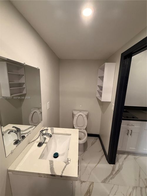 apt-8-2020 Washington St, Hollywood, FL, 33020-6906 | Card Image