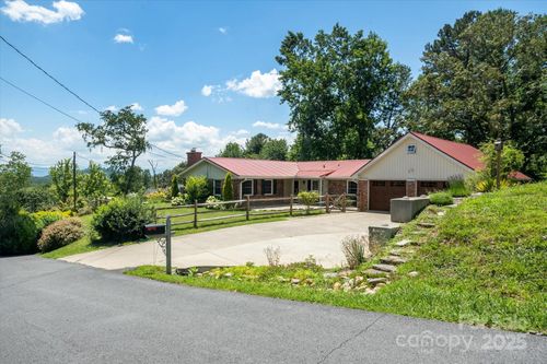 88 Gibson Rd, Asheville, NC, 28804-1736 | Card Image