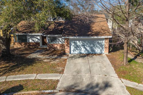 13534 N Peachfield Cir, Houston, TX, 77014-2009 | Card Image