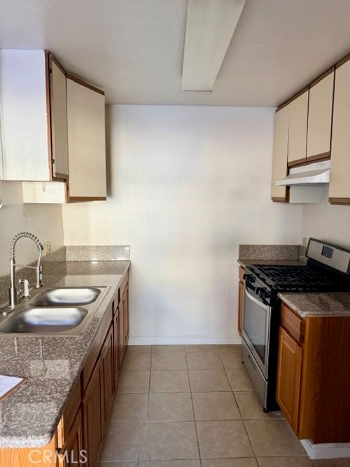 111-1180 Crenshaw, Los Angeles, CA, 90019 | Card Image