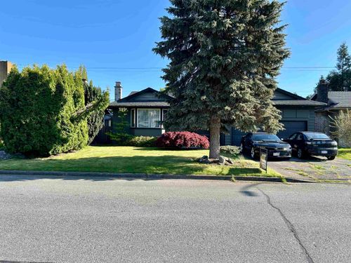 7560 Waterton Dr, Richmond, BC, V7A4G4 | Card Image
