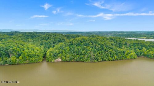 2050 Jones Bend Rd, Louisville, TN, 37777-5204 | Card Image
