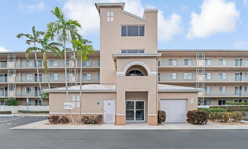 208-12565 Imperial Isle Dr, Boynton Beach, FL, 33437-7237 | Card Image