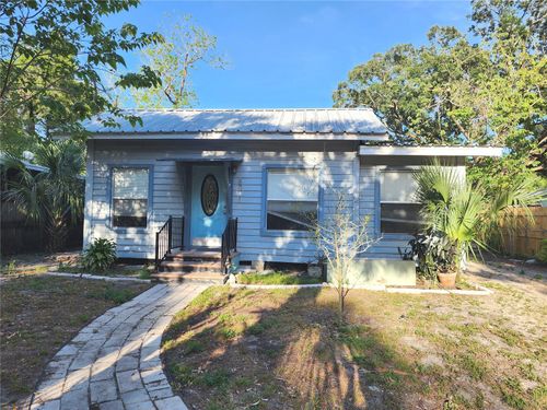 8211 N 10th St, TAMPA, FL, 33604-3205 | Card Image