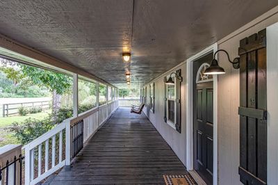 Front porch | Image 3