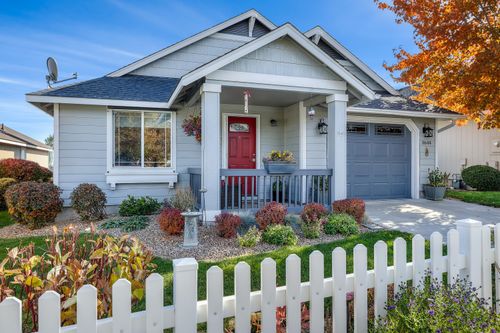 3644 Sw 30th St, Redmond, OR, 97756-7009 | Card Image