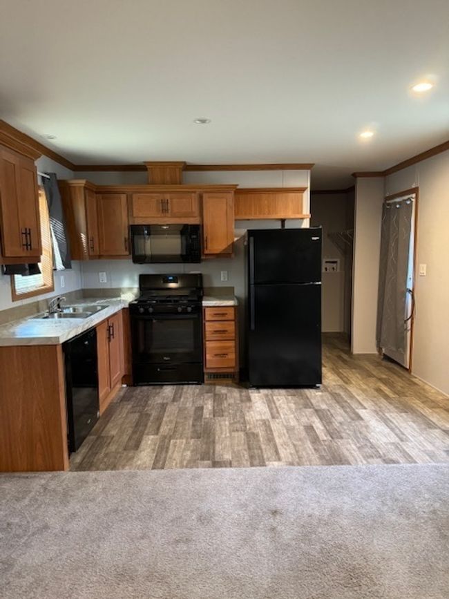 64 Baron Ave, Home with 1 bedrooms, 1 bathrooms and 2 parking in Pontiac IL | Image 11