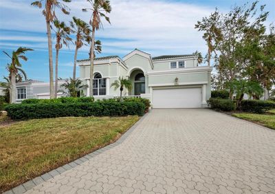 3605 Fair Oaks Place, House other with 4 bedrooms, 3 bathrooms and null parking in Longboat Key FL | Image 2