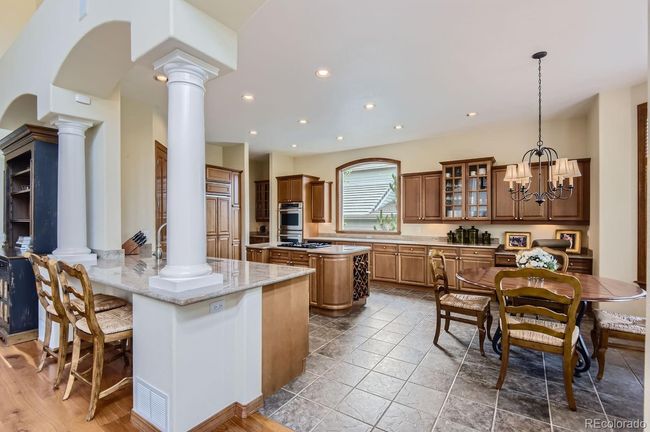 Expansive kitchen! | Image 17