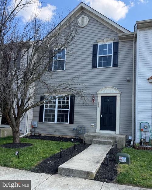 705 Birch Tree Ln, SMYRNA, DE, 19977-2547 | Card Image