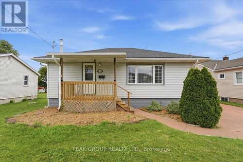 6233 Montrose Rd, Niagara Falls, ON, L2H1L5 | Card Image