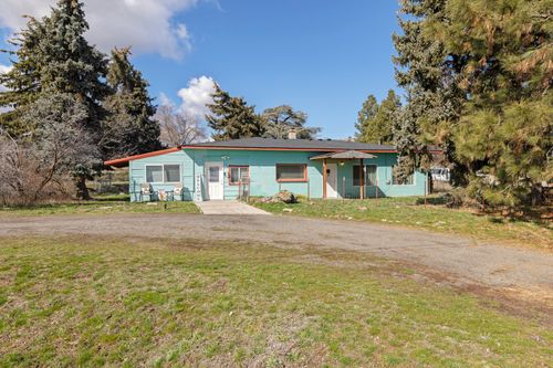 2888 Greensprings Dr, Klamath Falls, OR, 97601-5642 | Card Image