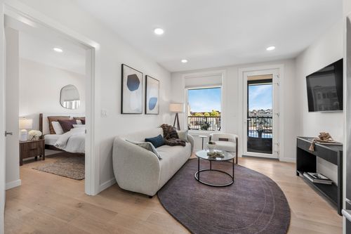 304-2 Maverick Sq, Boston, MA, 02128-2313 | Card Image