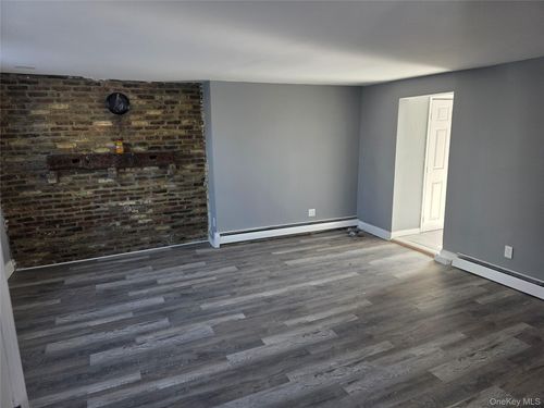 91 Orchard St, Walden, NY, 12586-1705 | Card Image