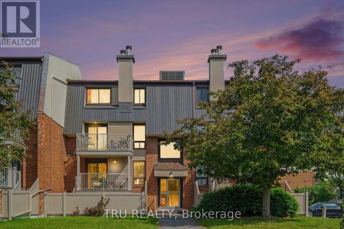 8-22 Sweetbriar Circle, Ottawa, ON, K2J2K4 | Card Image