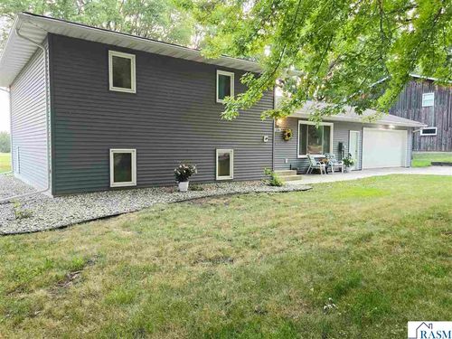 1506 Southridge Rd, New Ulm, MN, 56073-3813 | Card Image