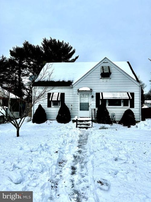 215 Deptford Road, GLASSBORO, NJ, 08028 | Card Image