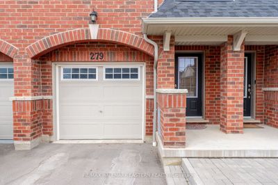 9 - 279 Danzatore Path, Condo with 4 bedrooms, 3 bathrooms and 2 parking in Oshawa ON | Image 2