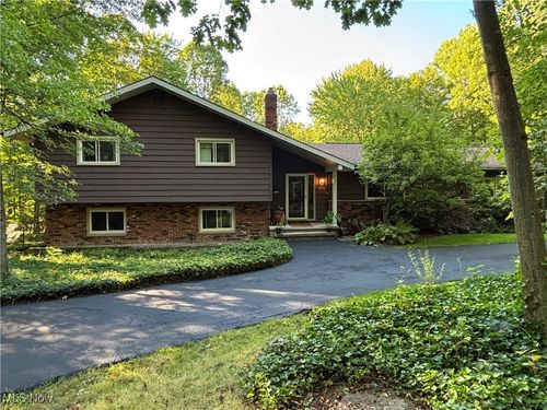 7473 Shadowbrook Dr, Kirtland, OH, 44094-9742 | Card Image