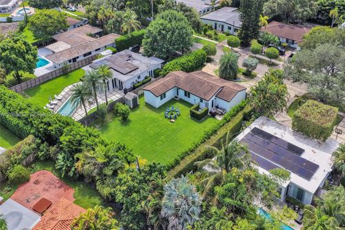 0-2105 Alamanda Dr, North Miami, FL, 33181-2604 | Card Image