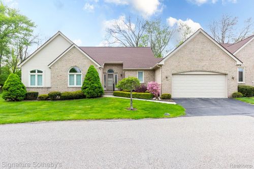 5396 Fairway Ct, West Bloomfield, MI, 48323-3421 | Card Image