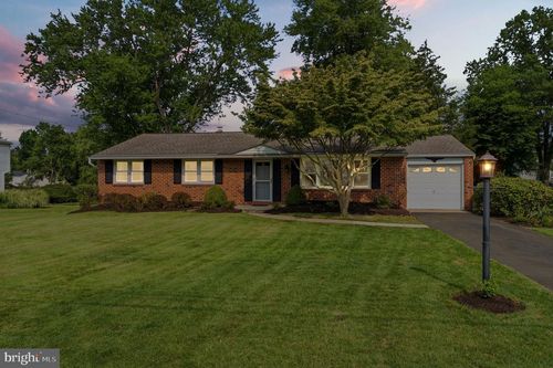 71 Cherokee Rd, DOYLESTOWN, PA, 18901-5126 | Card Image